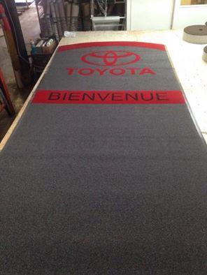 Carpette sur mesure Montréal, Tapis personnalisé